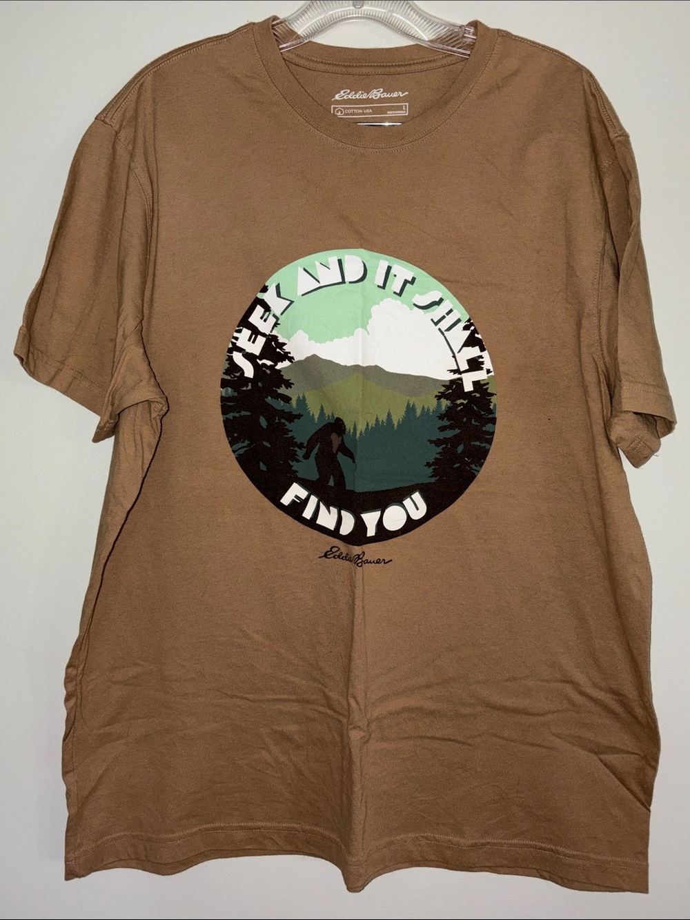 Eddie Bauer Brown Graphic Crewneck T-Shirt with Green Grahic Sasquatch - L -